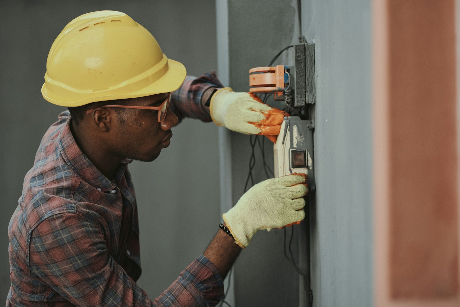 Wiring a new condensate pump on a basement heating system